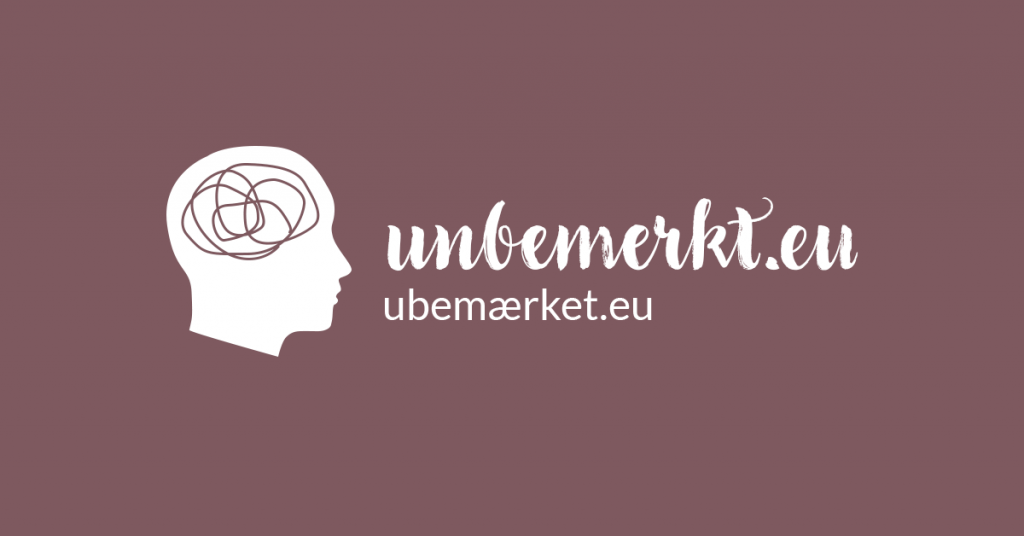 Logo von unbemerkt.eu: Ein Kopf mit Wirrwarr-Linien, rechts daneben der Text "unbemerkt.eu" und die dänische Übersetzung unten drunter